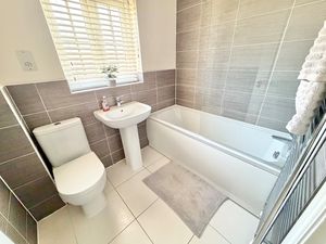 Cuddington Grove Rossmore